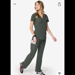 FIGS MOSS- NWT, M Casma top & S Kade Cargo pants